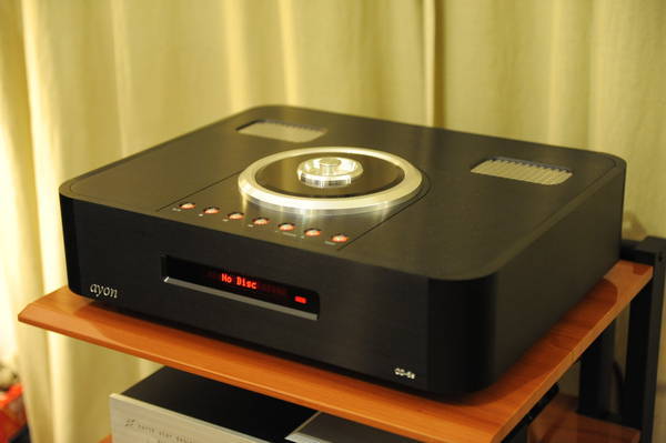 A HI END CD, preamp and DAC in one unit!