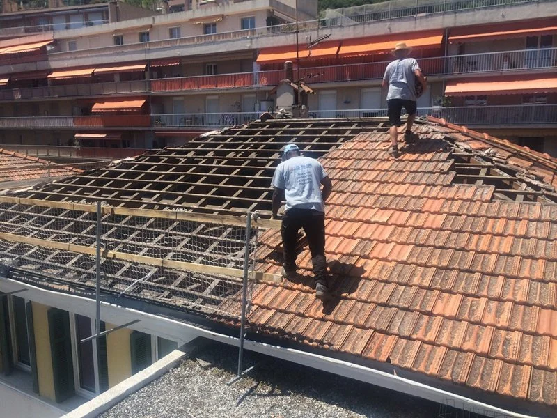 Rénovation de toiture à Beausoleil en tuiles de Marseille — photo 4 sur 9 — CEG TOITURE