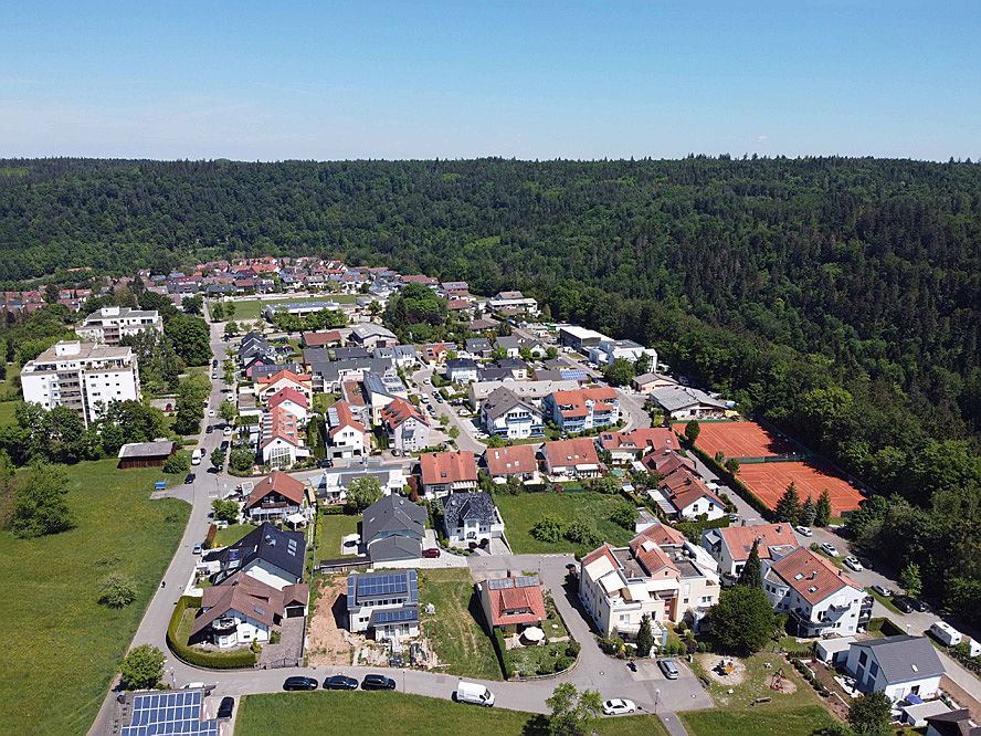  Karlsruhe
- Hier sehen Sie Pforzheim Würm aus einer Luftaufnahme. Erfahren Sie mehr über den Kauf oder Verkauf eines Mehrfamilienhauses in Pforzheim.