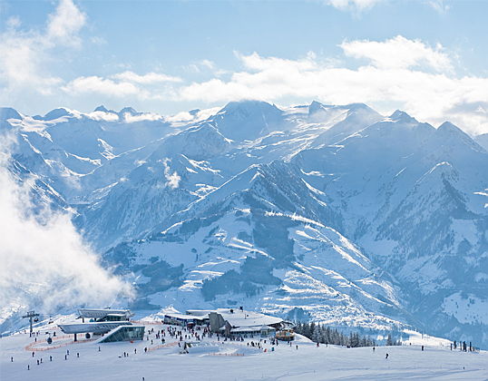  Kitzbühel
- auf den Skipisten in Tirol und dem Salzburger Land erwartet Sie überall eine traumhafte Aussicht