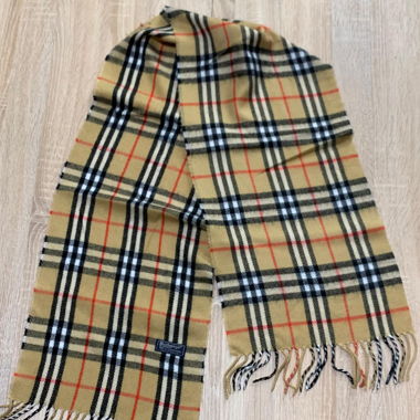 Burberry scarf 100% lambswool original 