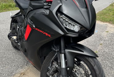2017 HONDA CBR1000RR motorcycle for rent near Gulf Breeze, FL