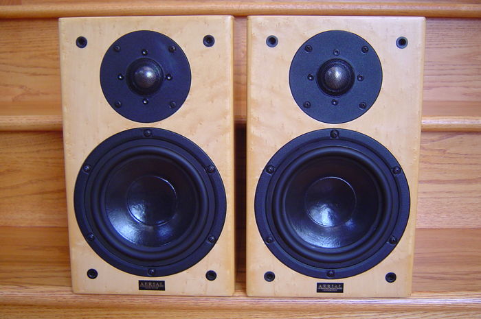 Aerial Acoustics 5B, Gorgeous Maple Finish, Must See pi...