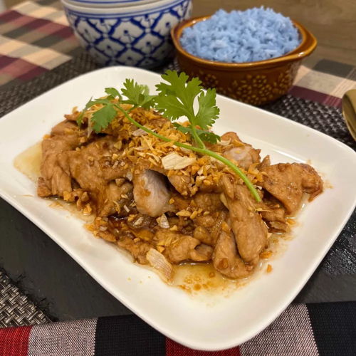 Image 14: Fried Garlic with Pork / Chicken ผัดกระเทียม หมู/ไก่