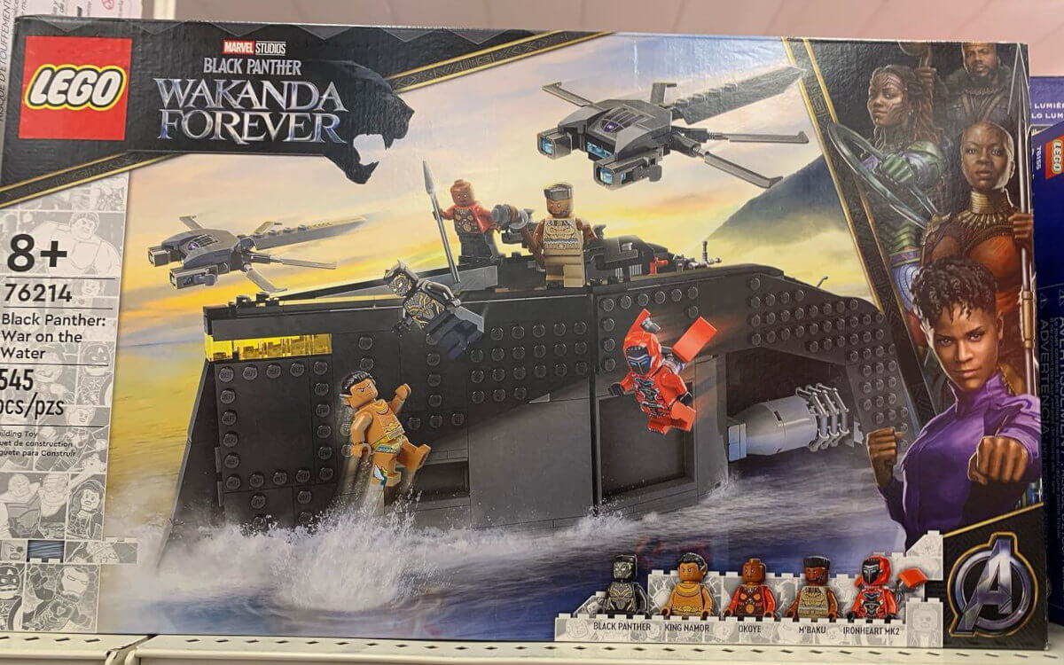 LEGO 76214 Black Panther: War on the Water