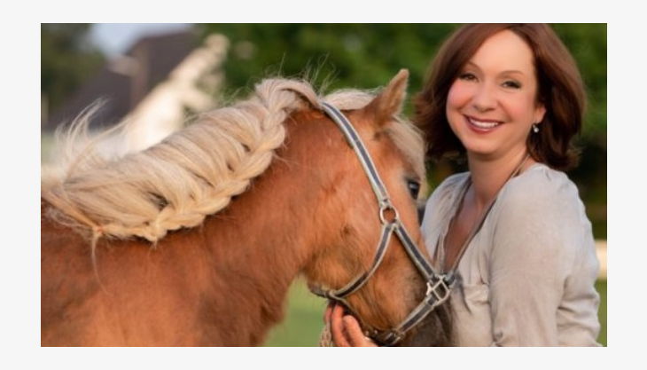 iris brosen mit pferd