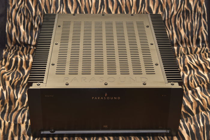 Parasound A-21 HALO A21 2 channel amp.  Very clean.