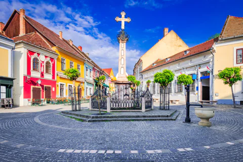 Full-Day Danube Bend Bus/Boat Tour with Lunch