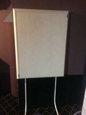 Real Traps RFZ panel Two white with stands; 2 black ava...