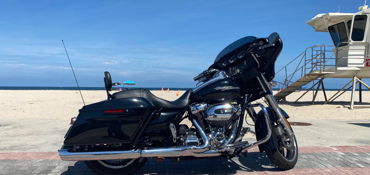 2017 HARLEY-DAVIDSON TOURING STREET GLIDE SPECIAL (VIVID BLACK) motorcycle for rent near Fort Lauderdale, FL