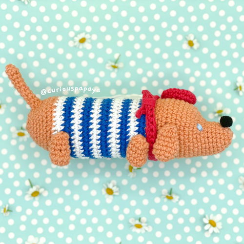Amelie the Weiner Dog Crochet Pattern