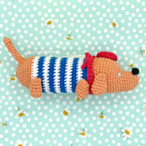 Amelie the Weiner Dog Crochet Pattern