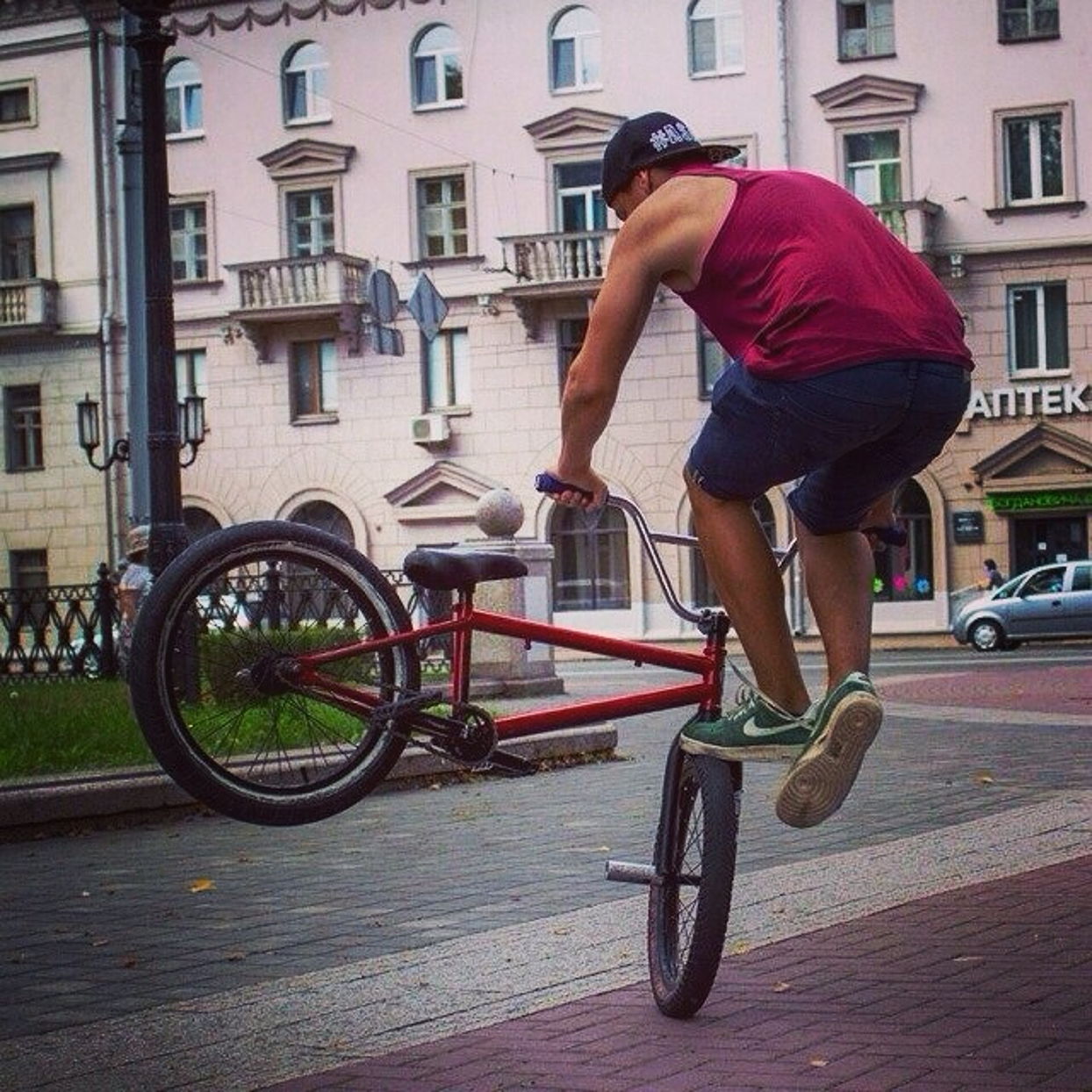 Тейлвип на BMX