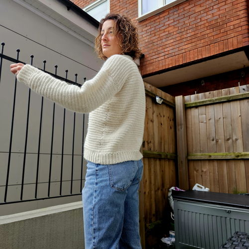 MARIGOLD - V-NECK CROCHET SWEATER