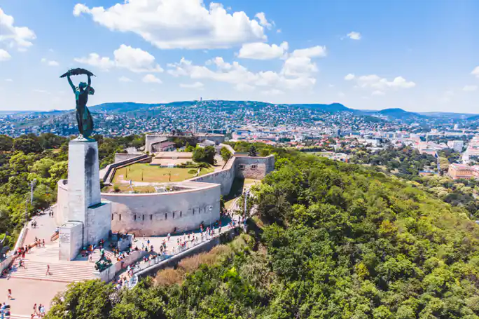 4-hour Private Budapest City Tour by Car/Minivan