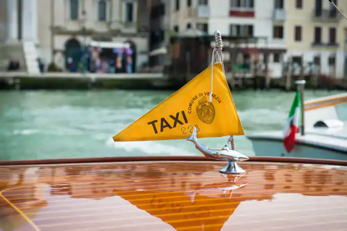 Private Transfer by Water Taxi from Train Station 