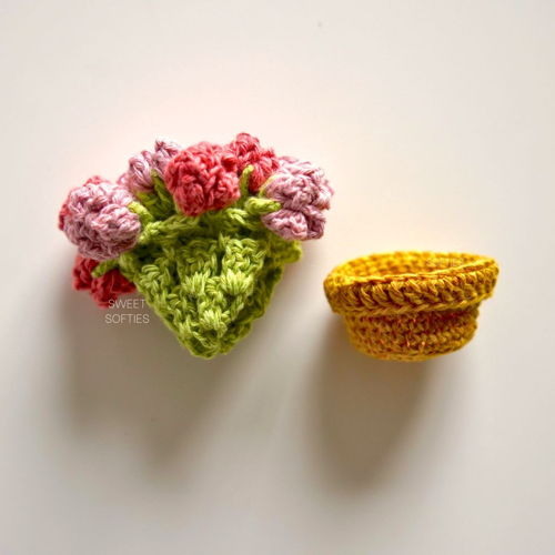 Rose Bouquet Coaster met TWEE bloemvariaties! · Snelle en gemakkelijke haakinstructie