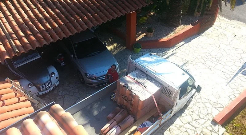 Rénovation de la couverture en tuiles romanes d’une villa à Mougins — photo 6 sur 24 — CEG TOITURE
