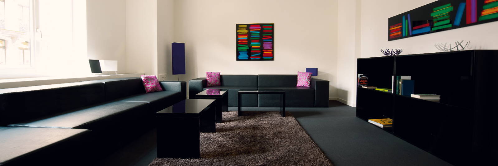 schwarze Sofa Lounge mieten