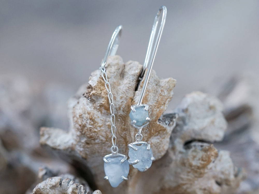 tribe-gemstone-jewelry-MismatchedRough-Sapphire-Dangling-Earrings-1