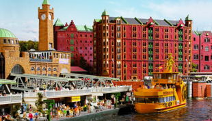 hamburg landungsbruecken speicher tag