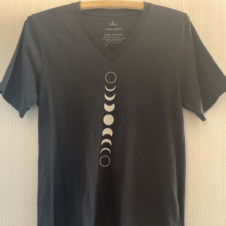 Slow North Moon Phases tshirt - Size S long