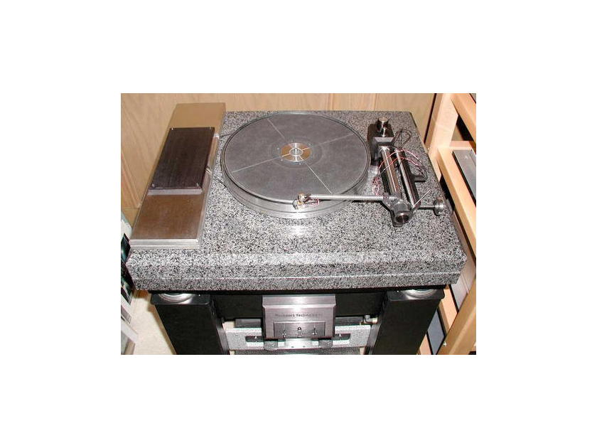 Rockport  Technologies  Sirius System II LE Turntable system