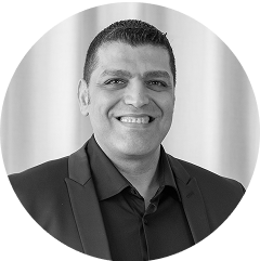 الدكتور شادي حسن