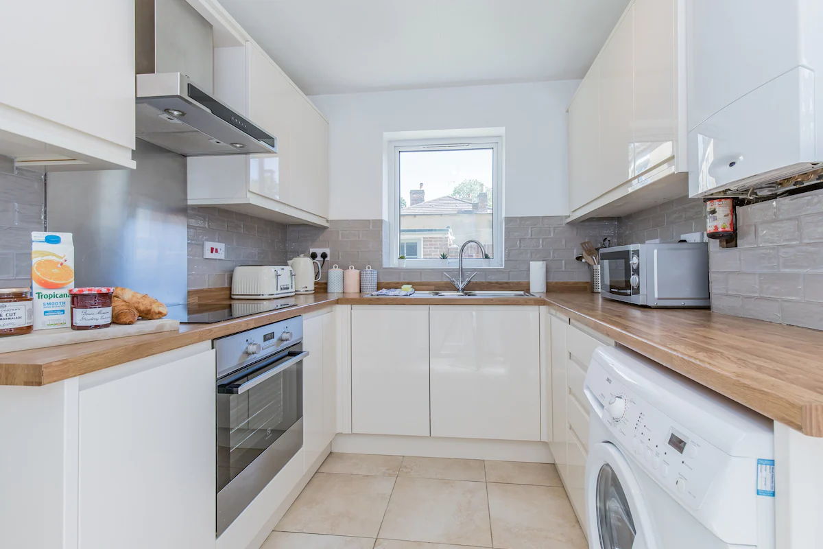 Large U shape kitchen with plenty of workspace