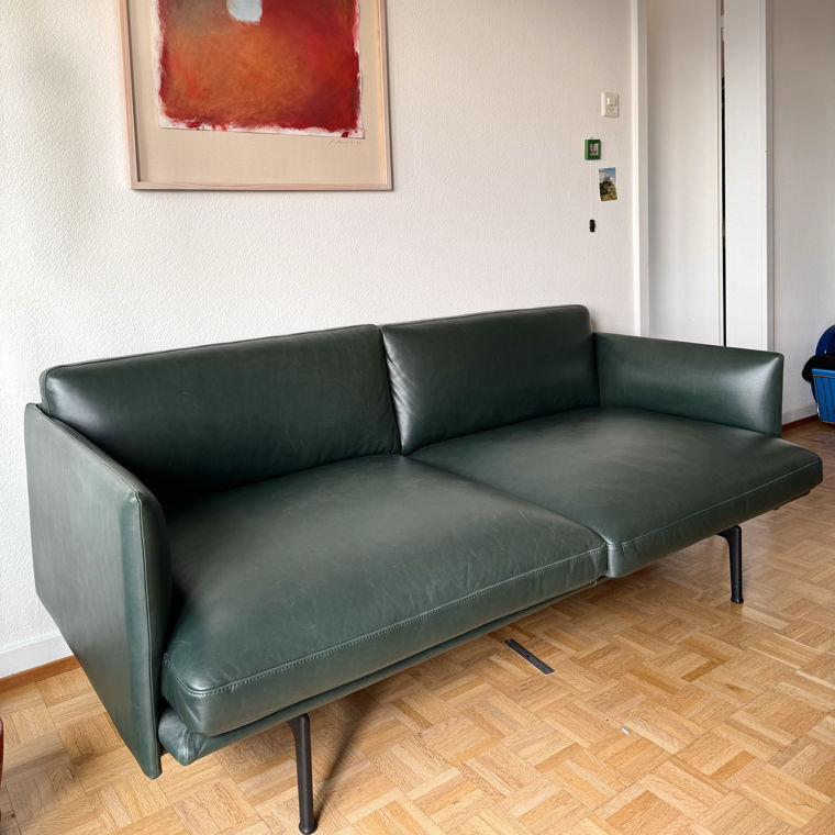 Muuto Sofa outline, 2-Sitz, Leder dunkelgrün