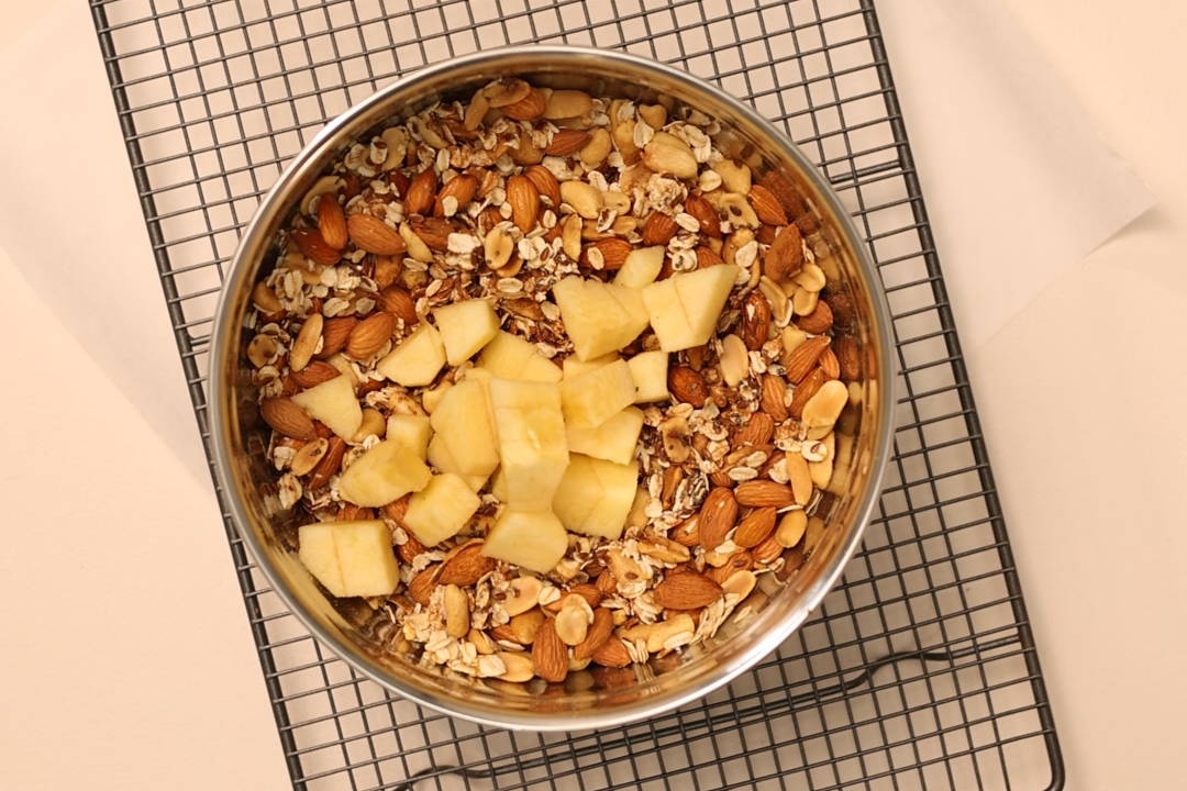 Jazz Apple Granola Recipe | Minimax