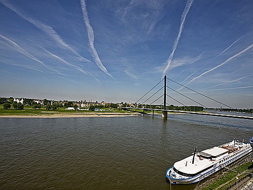  Düsseldorf
- View on the river Rhine - Venue of the Rhine Kirmes