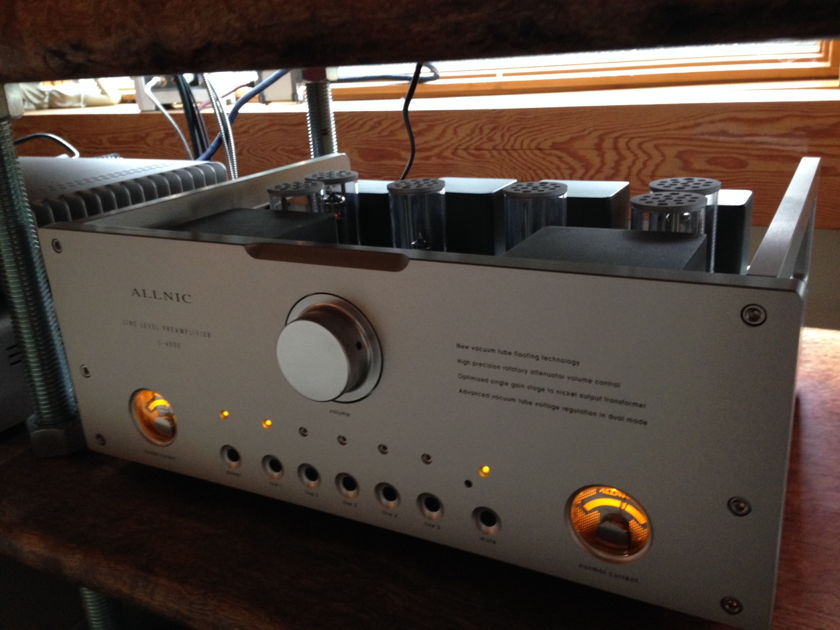 Allnic Audio L4000 (L3000) Allnic Linestage with large upgraded transformers