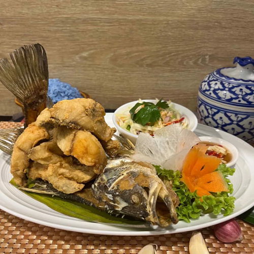 Image 7: Deep-Fried Seabass with Fish Sauce ปลากะพงทอดน้ำปลา