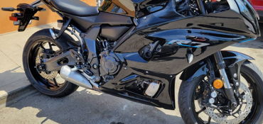 2022 YAMAHA YZF-R7 motorcycle for rent near Long Beach, CA