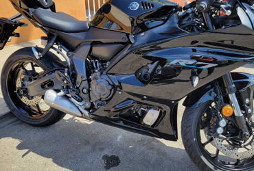 2022 YAMAHA YZF-R7 motorcycle for rent near Long Beach, CA