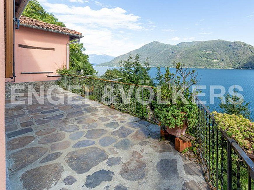 The most beautiful houses for sale Lago Maggiore with lake view