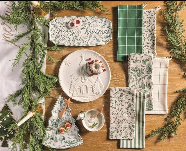 outdoor decoration nutcrackers with wreath and candy cane