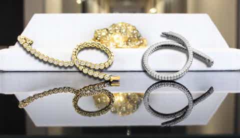 Different types of tennis bracelet setting
