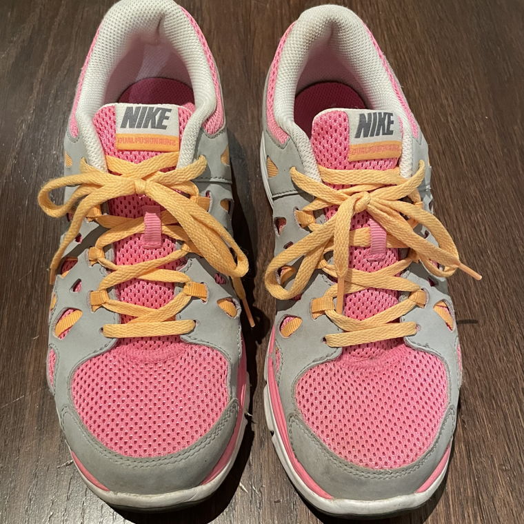 Nike Sneaker Gr. 38.5 pink/grau