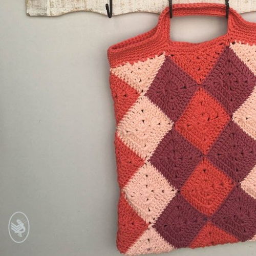 Gratis Haakpatroon voor de 'Not Your Typical Harlequin Shopper'