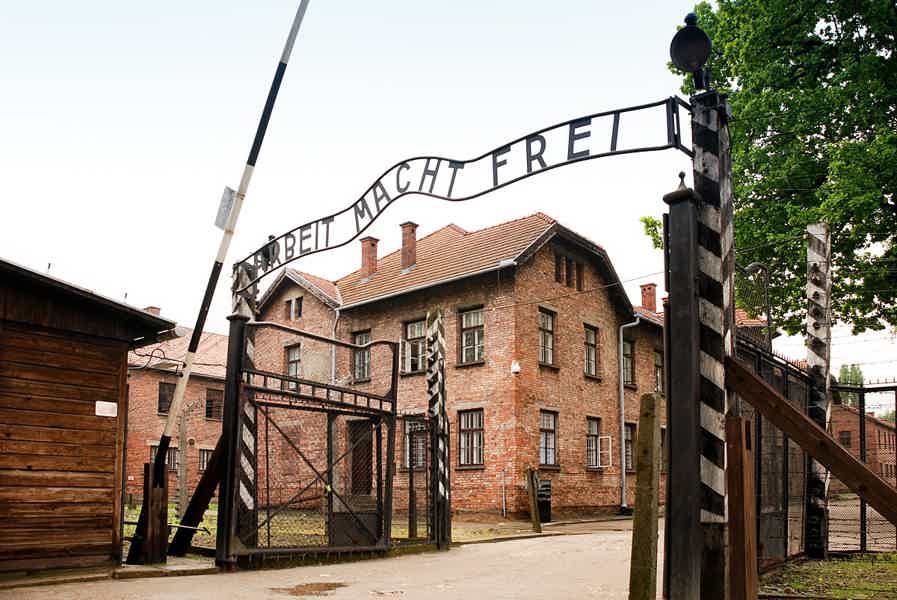Auschwitz, Birkenau & Monowitz: Outside the Walls Guided Tour - photo 3
