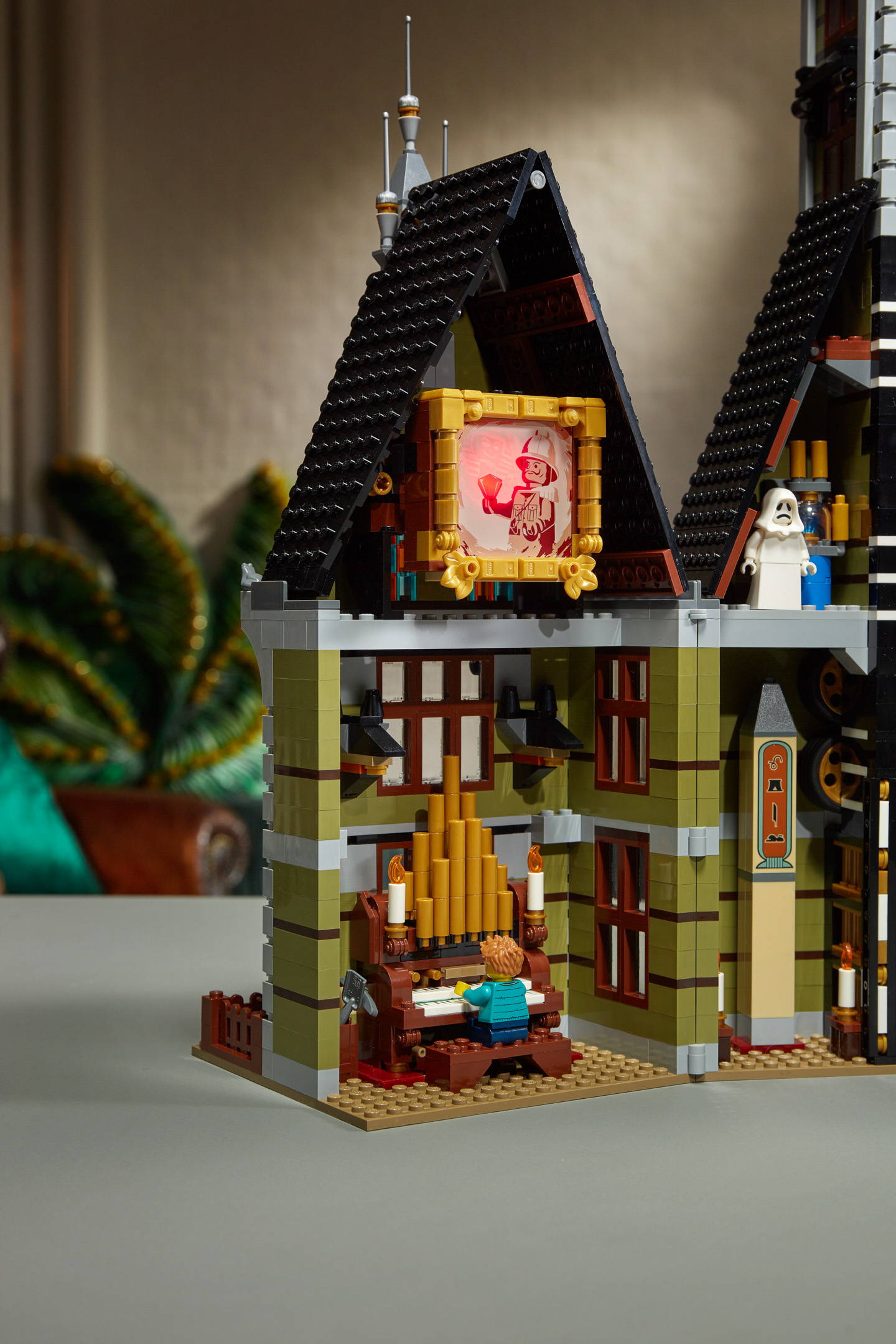 lego haunted house 10273