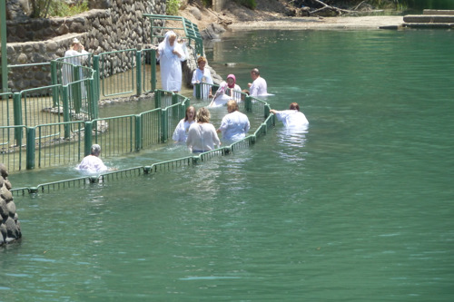 Путями Иисуса Христа и крещение в реке Иордан с пастором