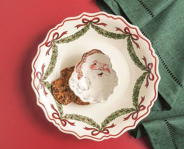 outdoor decoration nutcrackers with wreath and candy cane