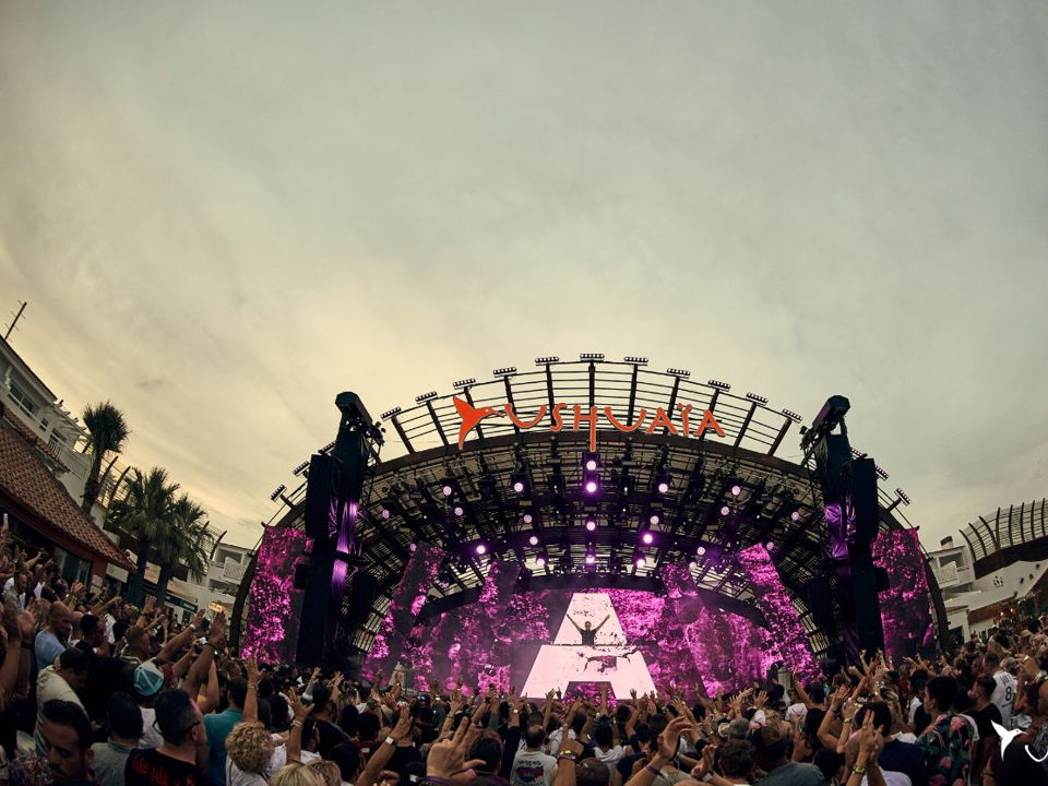 Ushuaia stage with Armin van Buuren