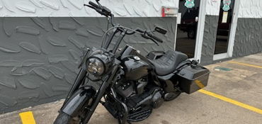 2011 HARLEY-DAVIDSON FLHP POLICE ROAD KING motorcycle for rent near Pantego, TX