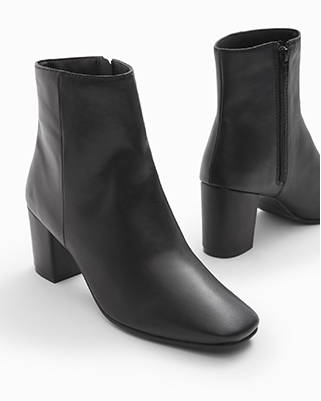 Black Zipper Boots