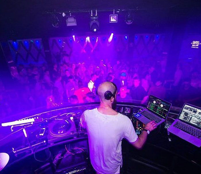 fiesta discoteca Swag Ibiza desde cabina dj ibiza