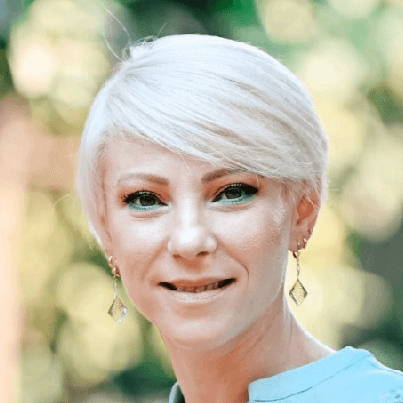 Picture of Alexandra Sudilovski - the author